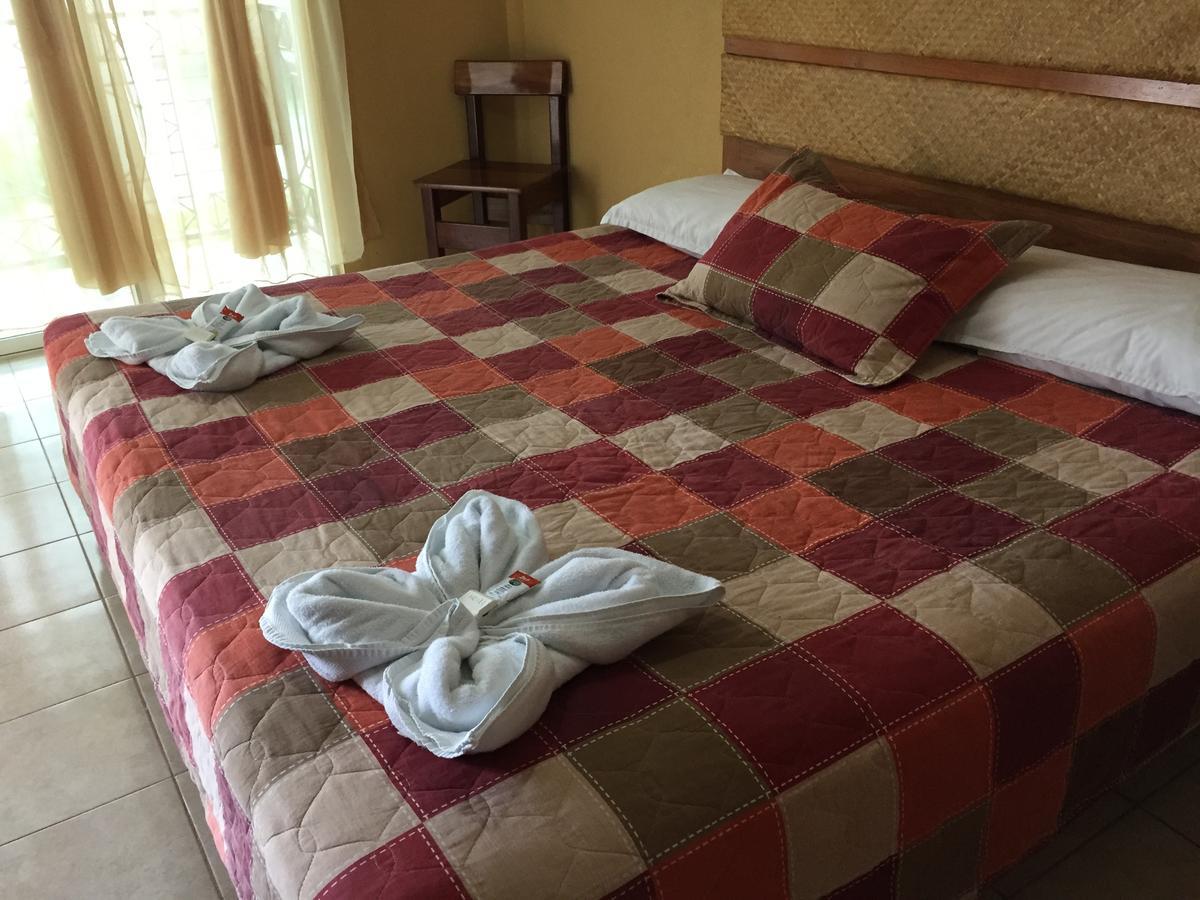 Hotel Y Restaurante El Muelle El Remate Εξωτερικό φωτογραφία
