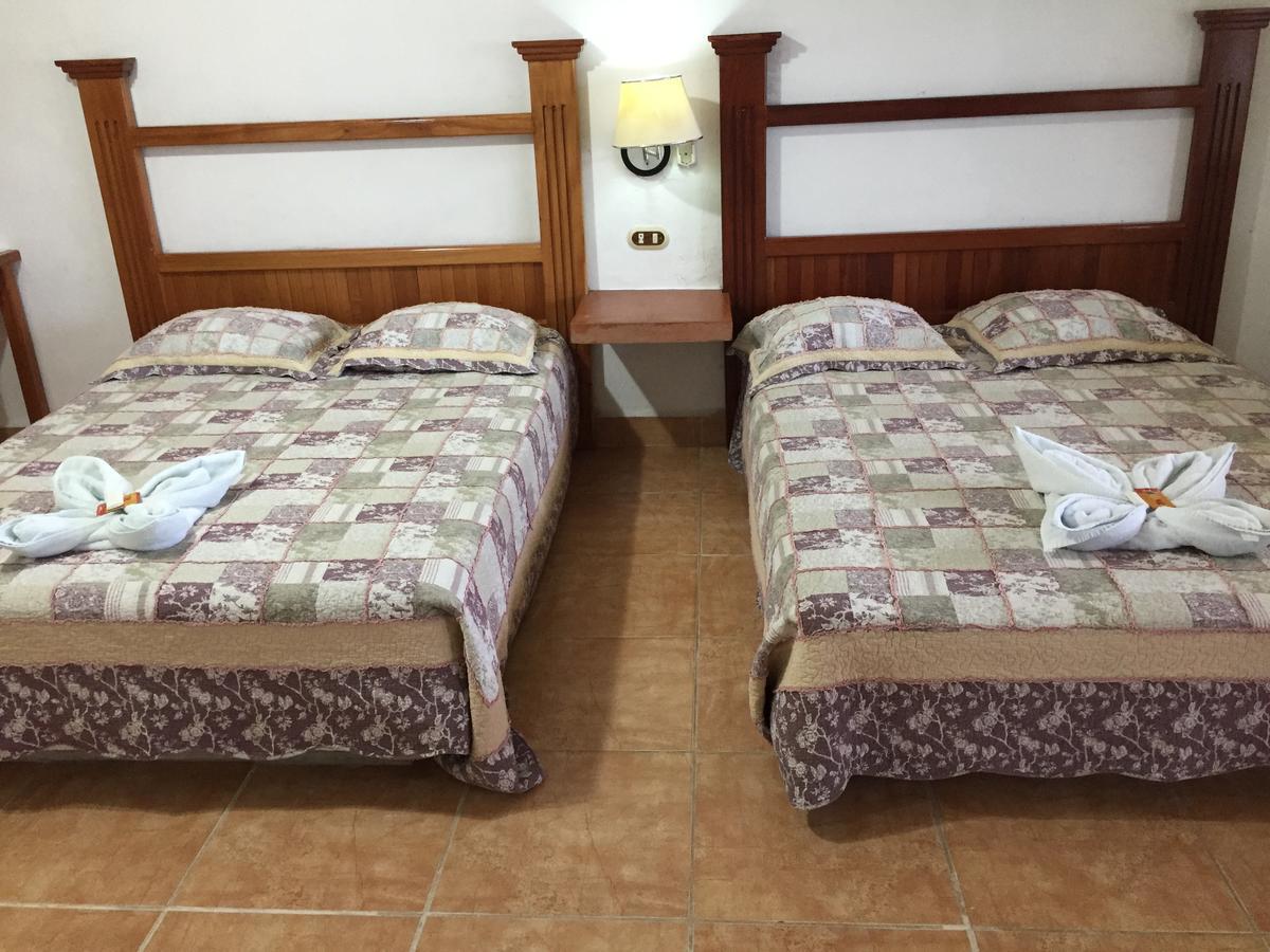 Hotel Y Restaurante El Muelle El Remate Εξωτερικό φωτογραφία
