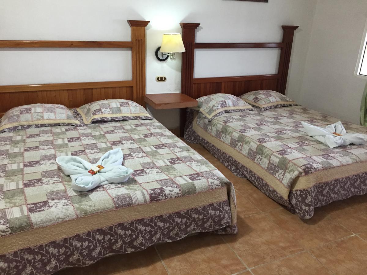Hotel Y Restaurante El Muelle El Remate Εξωτερικό φωτογραφία