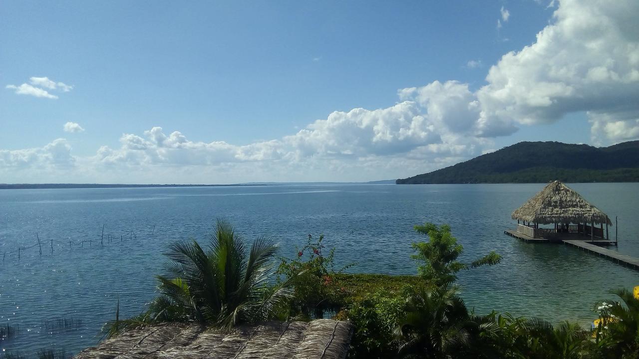 Hotel Y Restaurante El Muelle El Remate Εξωτερικό φωτογραφία