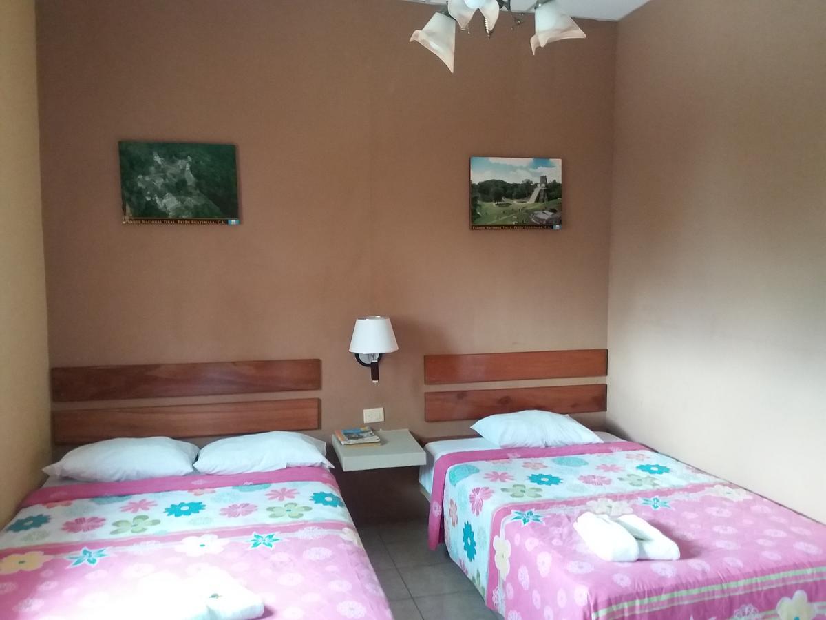Hotel Y Restaurante El Muelle El Remate Εξωτερικό φωτογραφία