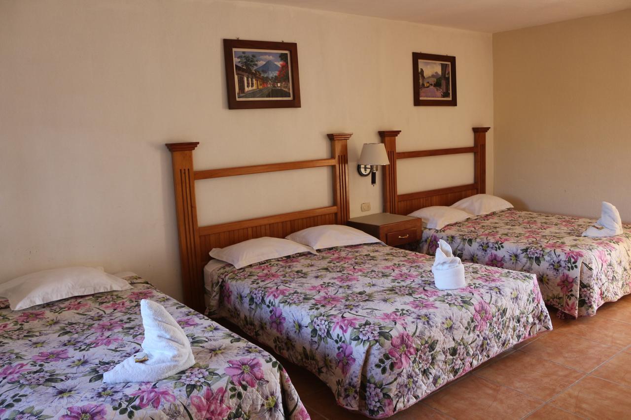 Hotel Y Restaurante El Muelle El Remate Εξωτερικό φωτογραφία